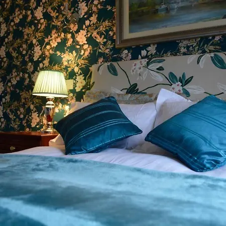 לינה וארוחת בוקר Killyliss 4*